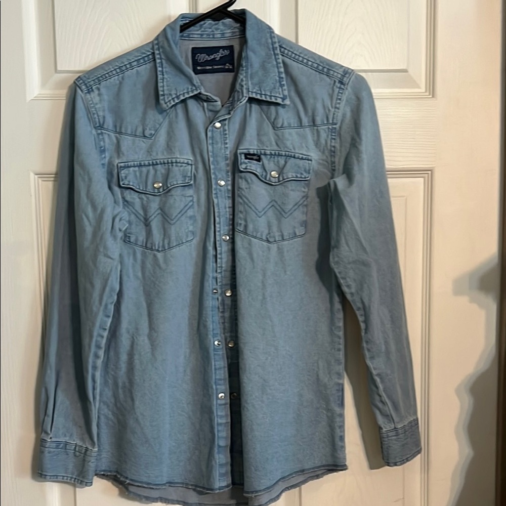 Wrangler Blue Classic Button Down Shirt